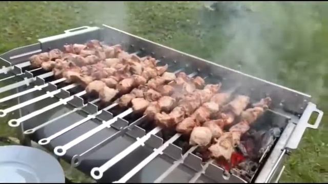 Мангал с крутящимися шампурами смотреть онлайн