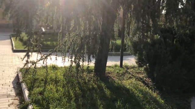 Tbilisi Georgia, двор собора Святой Троицы смотреть онлайн