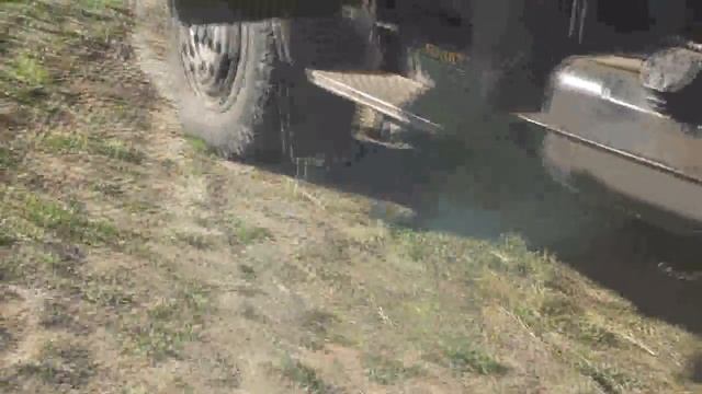 Роман Малыш привёз вторую машину бутового камня на первый мостик. 19. 06. 2017 смотреть онлайн