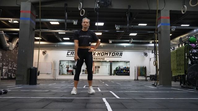 Выпады в сторону (гантели внизу) смотреть онлайн