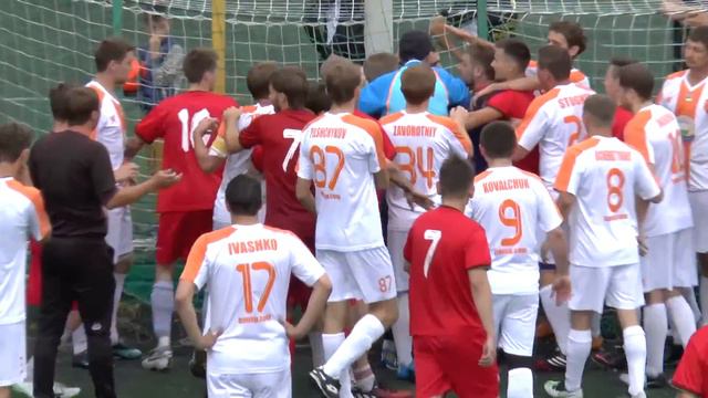 Инцидент в матче KFC Leon - FC Wings смотреть онлайн