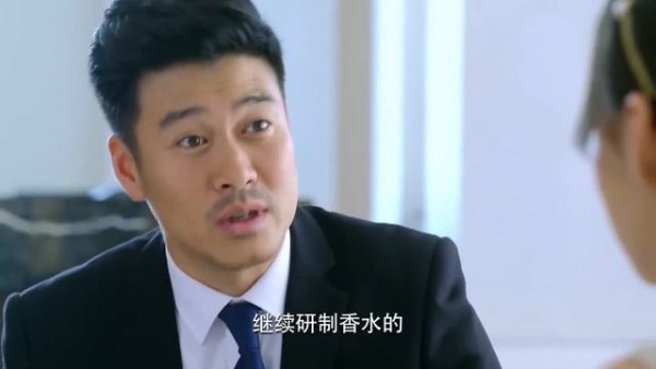 心上人要和别人结婚!男主立马回国去婚礼现场抢婚!两人私奔成功! 💕 中国电视剧