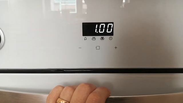 Духовой шкаф Pyramida F80 EPL. Настройка формата времени