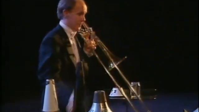 John Cage: Solo for Sliding Trombone смотреть онлайн