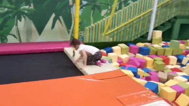 Классная Детская ПЛОЩАДКА развлечения для детей Children's Playground with attractions смотреть онлайн