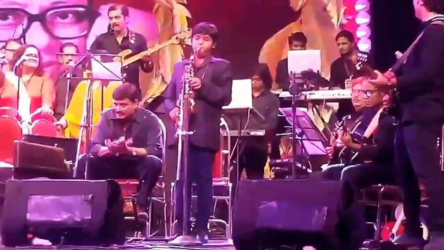 Jaane jaan dhoondhta... HARSH BHAVSAR Playing Saxophone instrumental смотреть онлайн