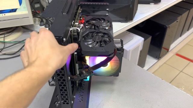 Cryptone-Y, открытый стэнд и игровой ПК вокруг него, i5 12400, 16Gb, ssd 512Gb, RTX 2060 12Gb, 650W смотреть онлайн