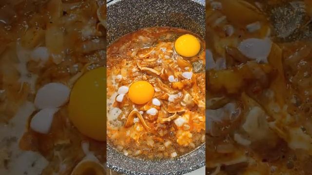 Так яичницу со свиными ушками ты точно не готовил, смотреть со ЗВУКОМ смотреть онлайн