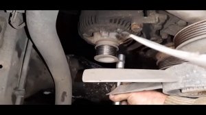 Как заменить генератор, ремень генератора на Mercedes W210 / replacement generator for Mercedes W21