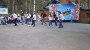 Флешмоб  с  вожатыми.