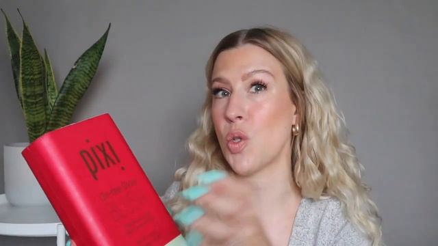 HUGE PR HAUL UNBOXING! ST.TROPEZ, PIXI, LAURA MERCIER AND MORE! смотреть онлайн
