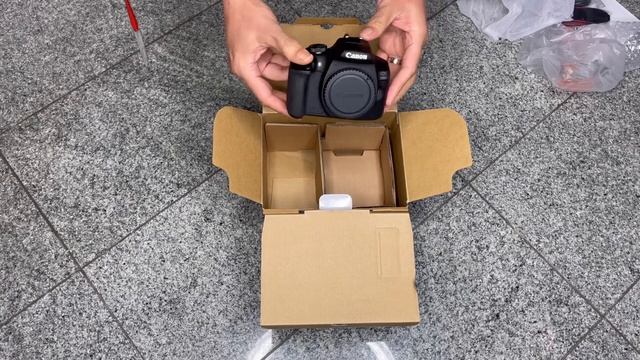 Canon EOS 2000D APS -C / DSLR Camera Unboxing 4K’ смотреть онлайн