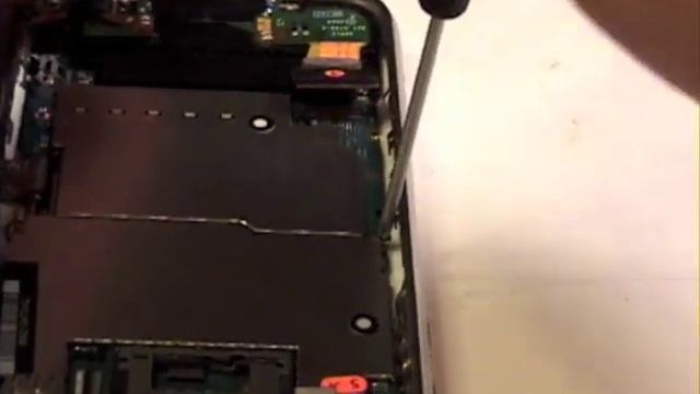 iPhone Repair - 3GS Logic Board Removal смотреть онлайн