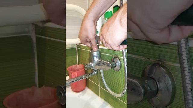 Как поменять картридж в смесителе для ванны Фрап (Frap) смотреть онлайн