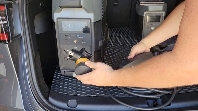Charging a Tesla with the EcoFlow DELTA Pro! 15 and 30 amps смотреть онлайн