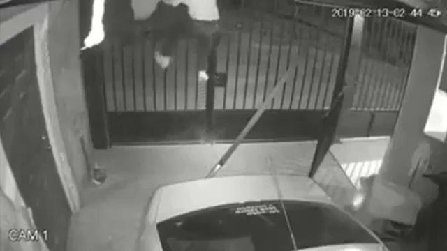 Ударило током при попытке ограбления. смотреть онлайн