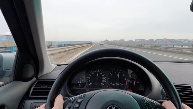 BMW E46 Sedan M54B22 2.2l Pulls / acceleration / speedin 3rd 4th gear runs смотреть онлайн