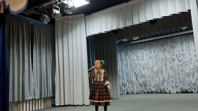 Леонтия Чихирина (9 лет)_Учат в школе смотреть онлайн