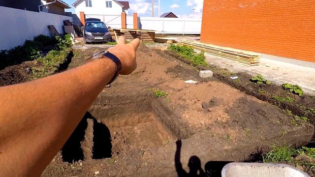Строим гараж! Траншея \ Монтаж опалубки \ Армирование \ Заливка фундамента \ С погребом. (июнь 2020 смотреть онлайн