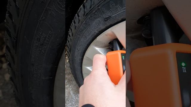 Пытаемся прописать датчики давления в шинах на Cadillac CTS 3 TPMS. смотреть онлайн