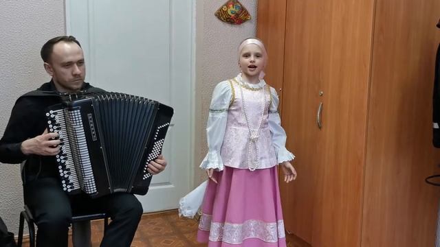 "Земляничка- ягодка" р.н.п. исполняет Кочетыгова Катя 7 лет г.Липецк смотреть онлайн