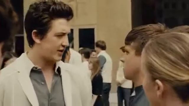 Divergent 2014 MOVICLIK1 смотреть онлайн