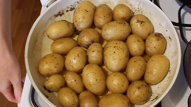 Молодая картошка с дымком — будто на костре | Как приготовить молодую картошку? смотреть онлайн