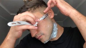 КАК БРИТЬСЯ ОПАСНОЙ БРИТВОЙ, БРЕЮСЬ ОПАСНОЙ БРИТВОЙ