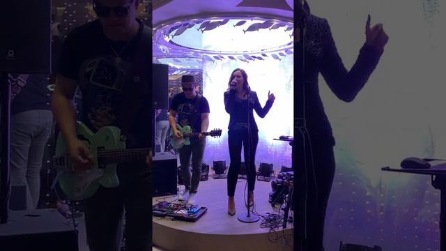 Юлия и Сергей ПАПИНЫ - Розовый фламинго (кавер Алена Свиридова) смотреть онлайн