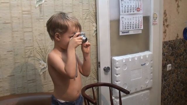 Как я снимал маму на фотоаппарат (в 4 года)/I'm shooting at the camera смотреть онлайн