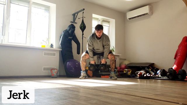 Мощная тренировка с гирей для борцов и фитнеса. Тренировка на силу выносливость базовых мышц. смотреть онлайн