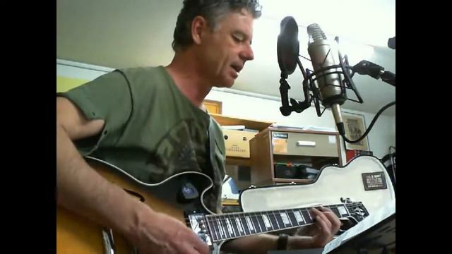 Moonglow Cover using Vox AC15 cc1 and Gibson Midtown Custom смотреть онлайн