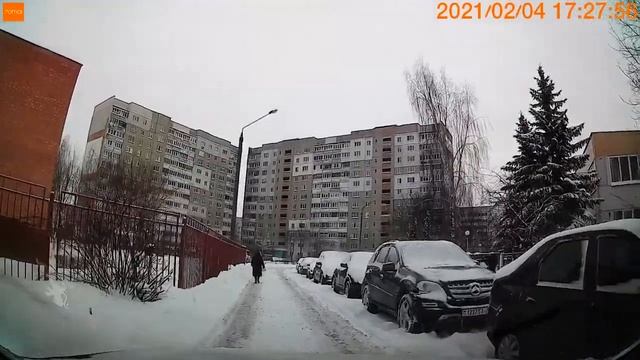въезд во двор 2 смотреть онлайн