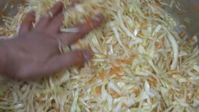 Капуста ХРУМ-ХРУМ! Квашеная капуста. ПРОСТОЙ и ВКУСНЫЙ рецепт хрустящей квашеной капусты на зиму. смотреть онлайн