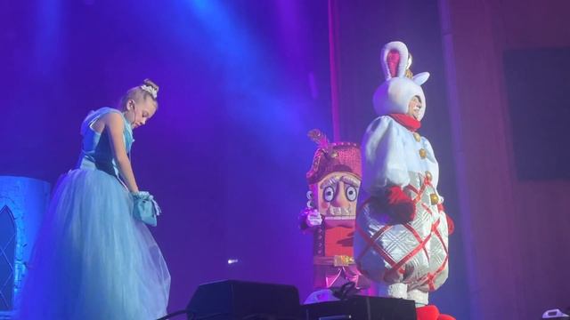 Цирковое шоу «ЩЕЛКУНЧИК. ПРИКЛЮЧЕНИЯ НОВОГОДНИХ ИГРУШЕК» 30.12.2022. 12:00 - «БЫТЬ САМОЙ СОБОЙ»
