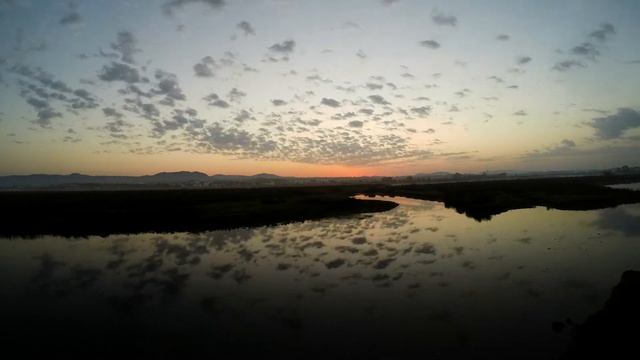 River Sunrise HD смотреть онлайн