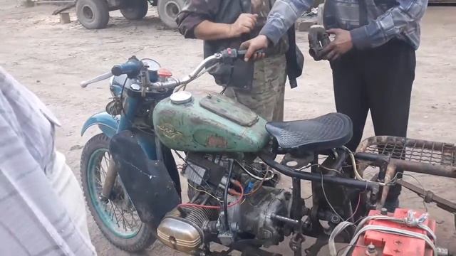 Мотоцикл Урал с москвичёвским задним мостом. смотреть онлайн