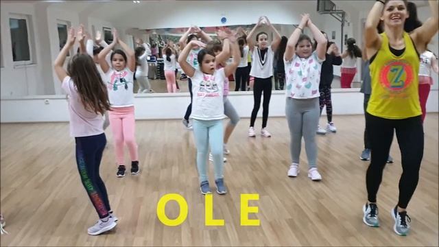 ? ZUMBA KIDS? ? BAILANDO ? Enrique Iglesias ft Gente de Zona ? смотреть онлайн