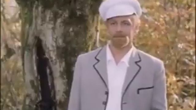 Под старым вязом Стихи, музыка, вокал – Вячеслав Евстигнеев смотреть онлайн