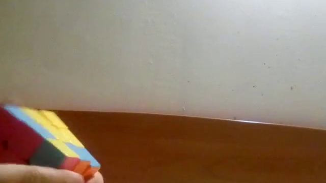 Собираю пирамидку и кубик Рубика 3х3 смотреть онлайн