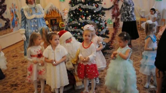 Утренник в саду у Аришы. Танец бусинок. смотреть онлайн