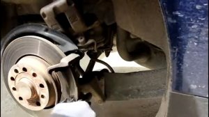 Фольксваген Пассат Б6 2 0 2007 года Замена задних тормозных колодок