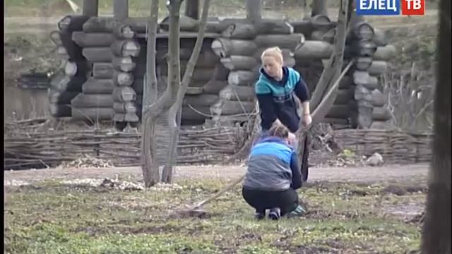 Используя каждый погожий день: продолжается санитарная уборка Ельца смотреть онлайн