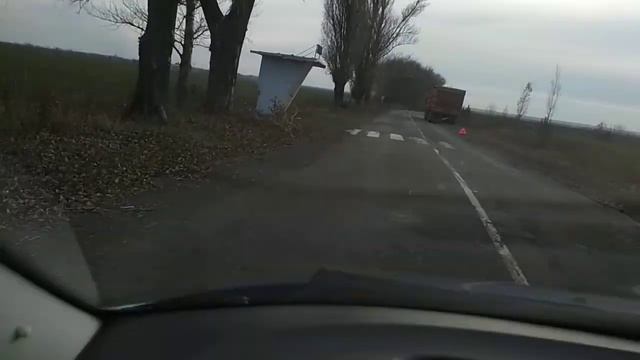 Плохие дороги плюс перегруз по тоннажу... смотреть онлайн