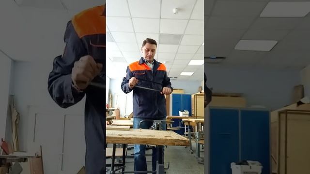Резание металла слесарной ножовкой. смотреть онлайн