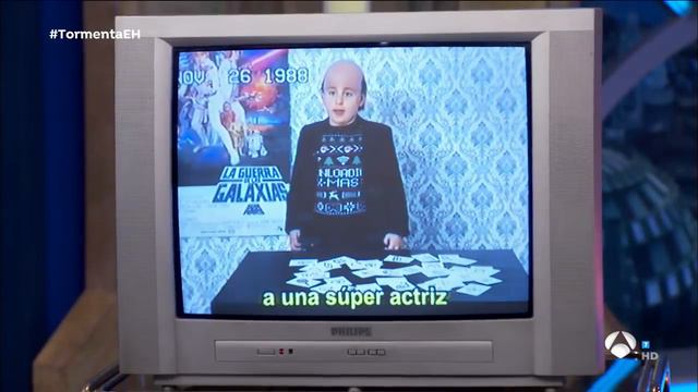 Adriana Ugarte y Álvaro Morte viven la magia del pasado de Jandro con las cartas - El Hormiguero 3. смотреть онлайн