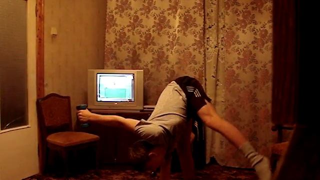 Спичаг на ОДНОЙ руке с гантелей +2 кг.!) смотреть онлайн