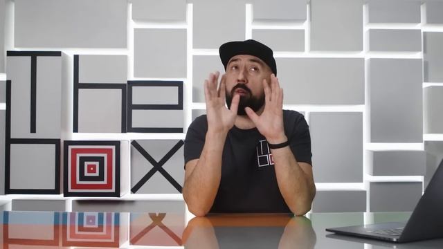 ЭТА НЕИЗВЕСТНАЯ MOTOROLA ПОРВАЛА XIAOMI, APPLE И SAMSUNG смотреть онлайн