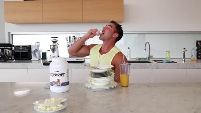 I tried TOM CRUISE'S Fat Loss Diet (1200 CALORIES IN 15 MEALS) | Zac Perna смотреть онлайн