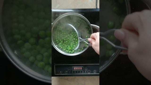 Как бланшировать овощи ? #shorts смотреть онлайн